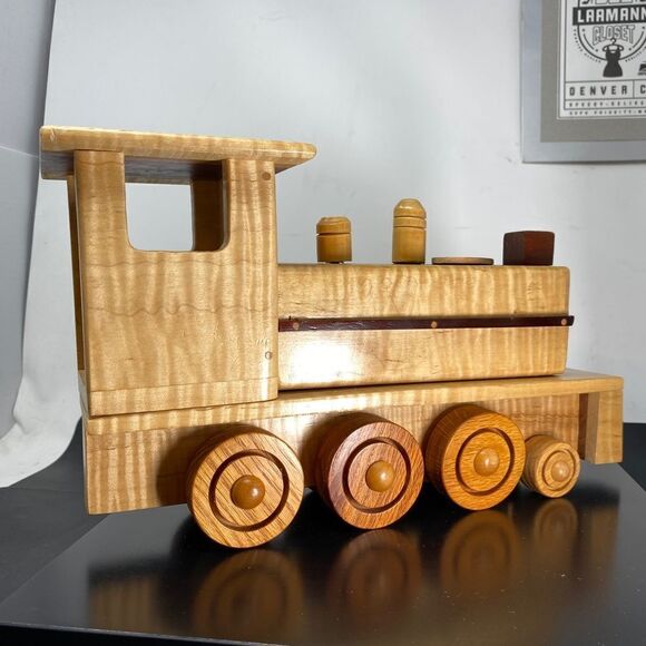 TOY TRAIN LOCOMOTIVE-by BATAVIA WOODEN TOYS - Picture 11 of 15